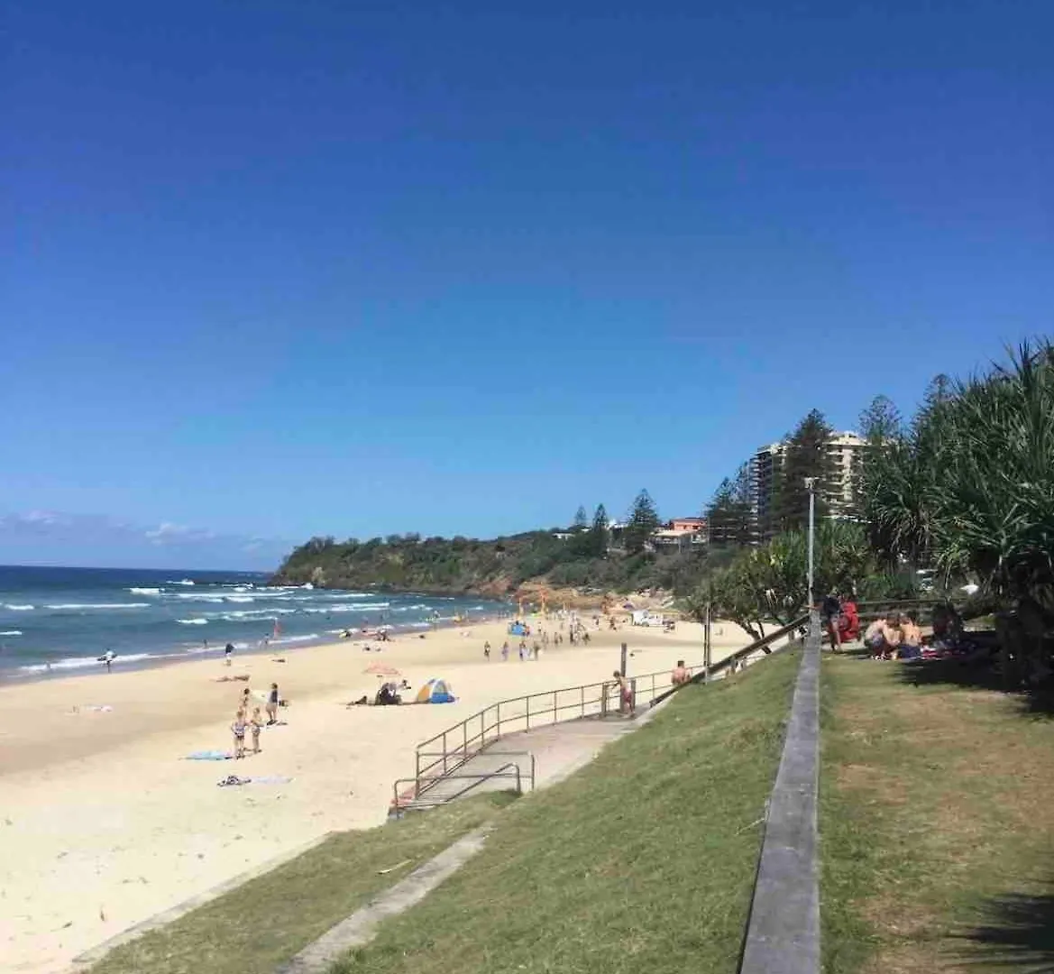 Tiny Comfy Flat With Bikes Daire Coolum Beach